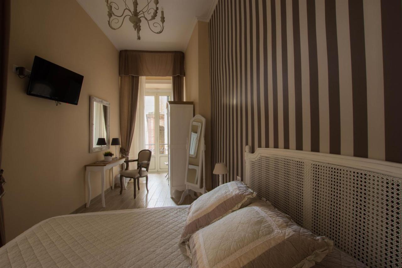Rooms In San Domenico Maggiore 3 Naples Exterior photo
