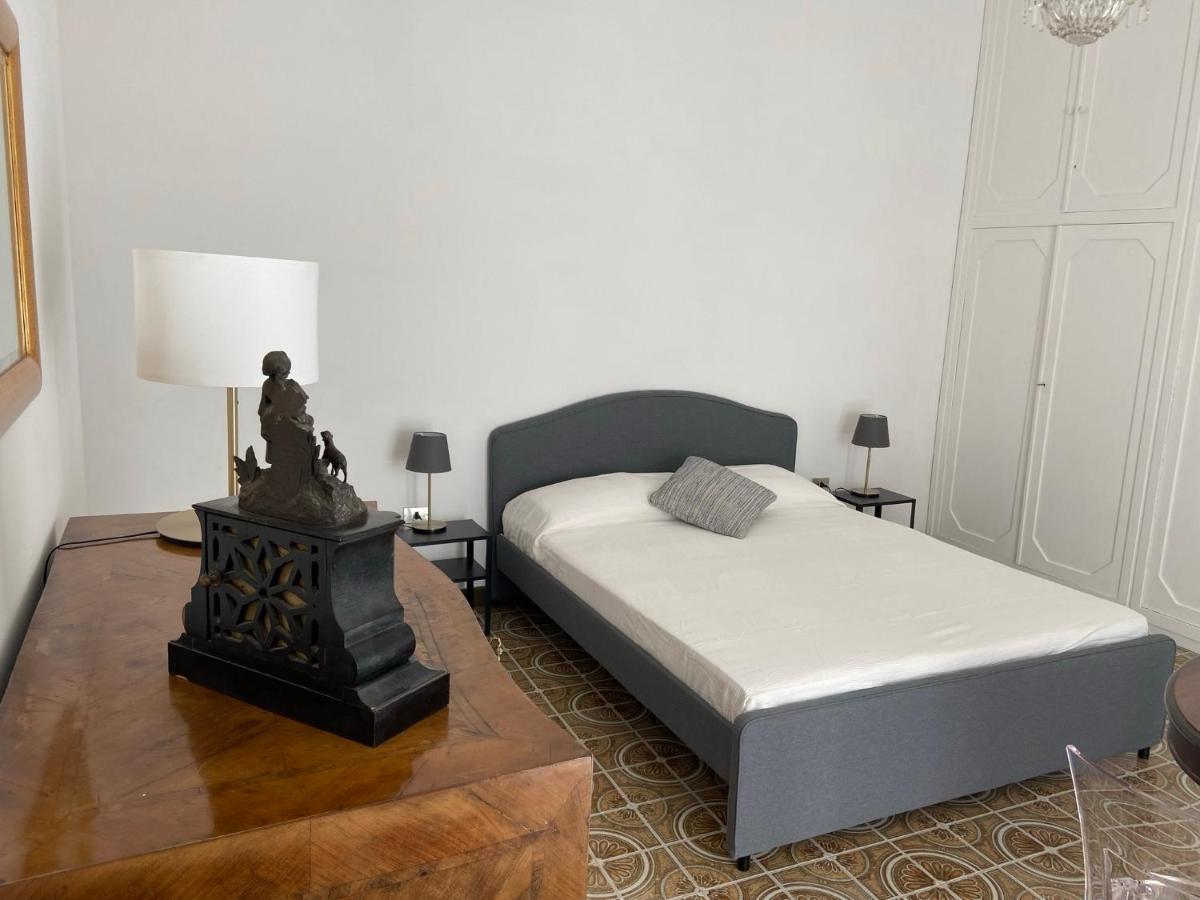 Rooms In San Domenico Maggiore 3 Naples Exterior photo