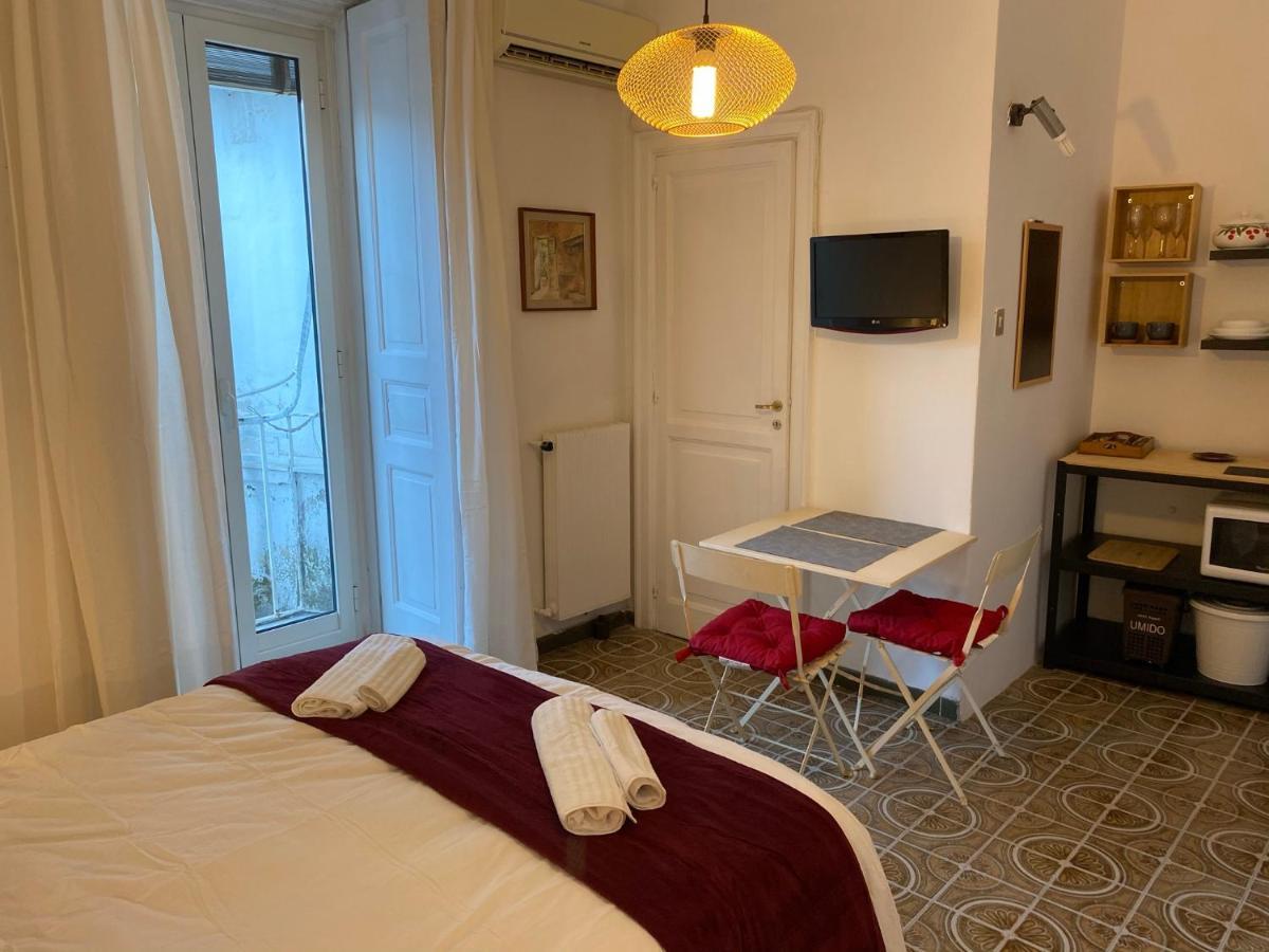 Rooms In San Domenico Maggiore 3 Naples Exterior photo